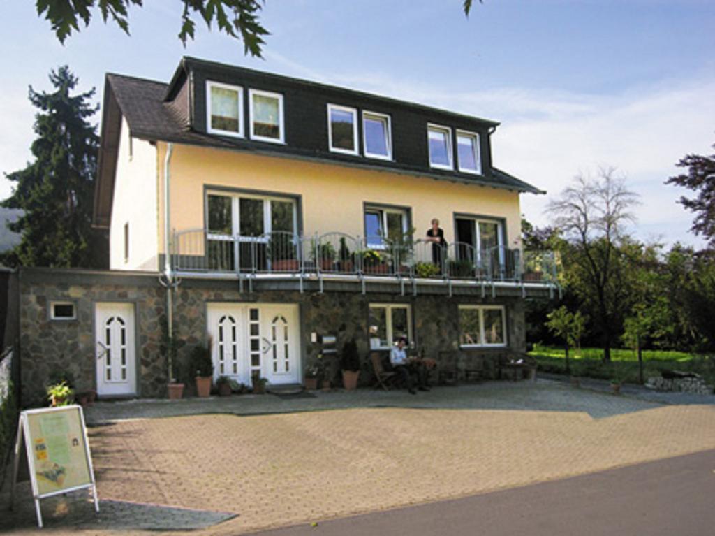 Residenz Moselzauber - Ferienwohnungen Mit Pool Landschaft ارنست المظهر الخارجي الصورة