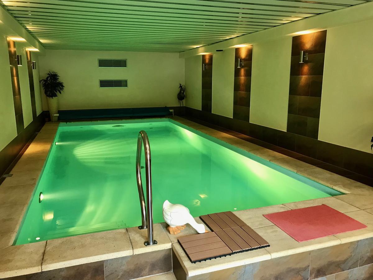 Residenz Moselzauber - Ferienwohnungen Mit Pool Landschaft ارنست المظهر الخارجي الصورة